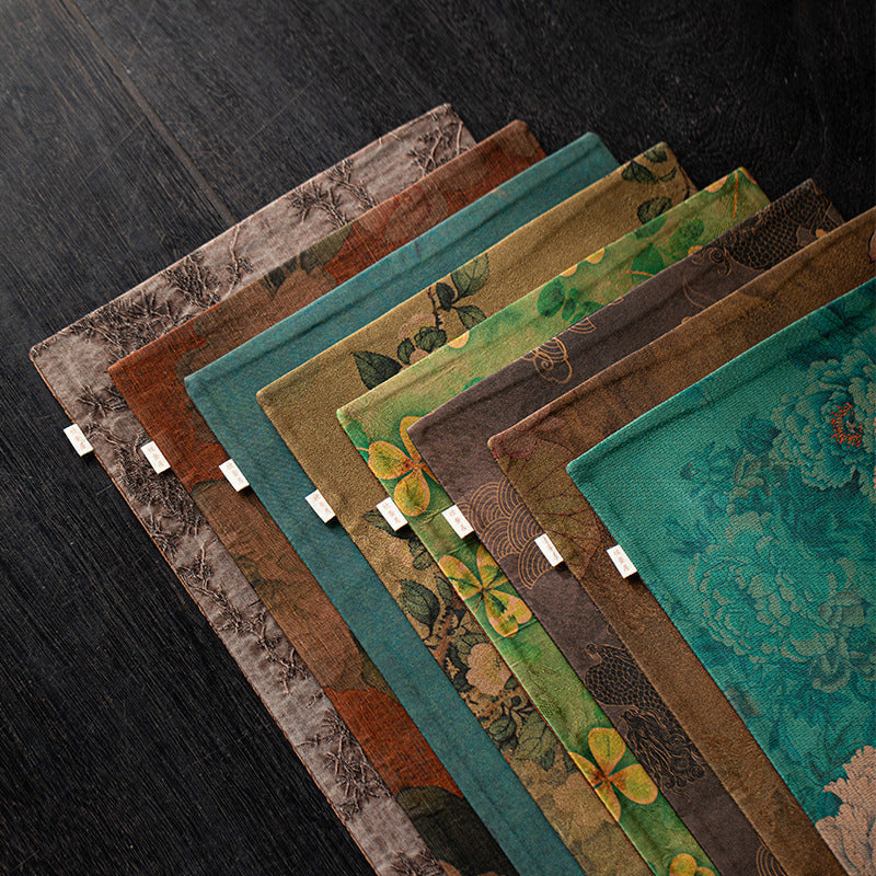 Chinese Style Xiangyun Silk Tea Mat