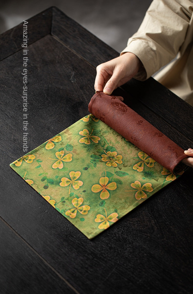 Chinese Style Xiangyun Silk Tea Mat