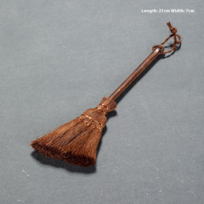 Brown Hair Tea Set Brush