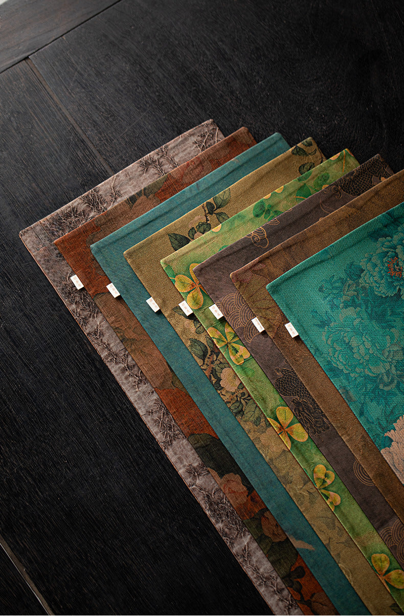 Chinese Style Xiangyun Silk Tea Mat