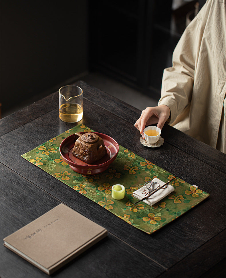 Chinese Style Xiangyun Silk Tea Mat