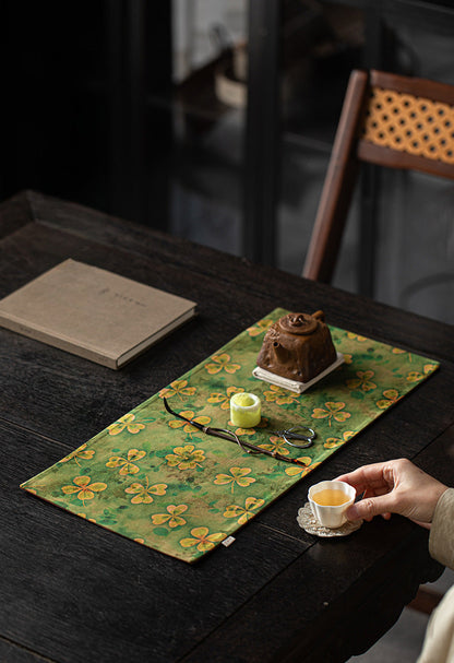 Chinese Style Xiangyun Silk Tea Mat