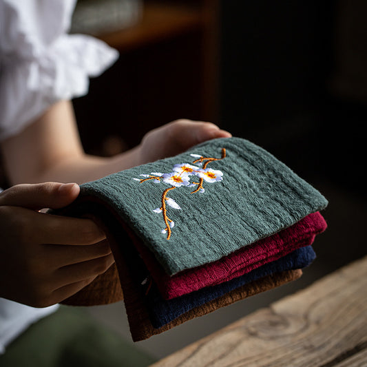 コットンとリネンの刺繍ティータオル